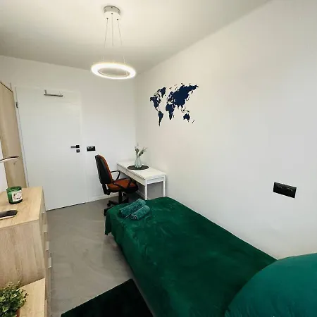 Center ワルシャワ